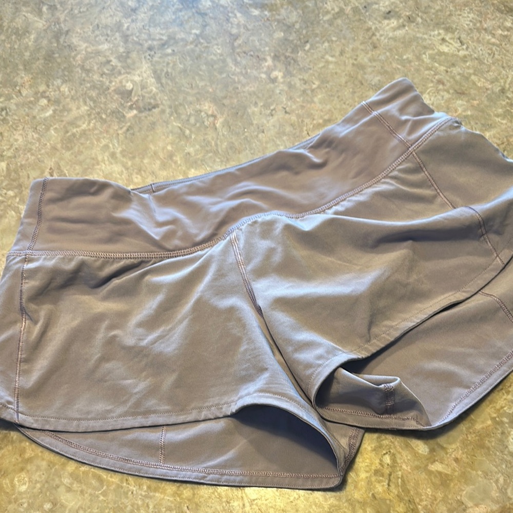 Lululemon speed ups size 6 dusty dawn 2.5 in